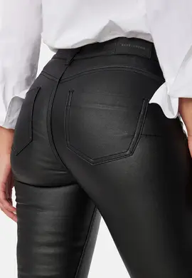 Jeans som løfter rumpa